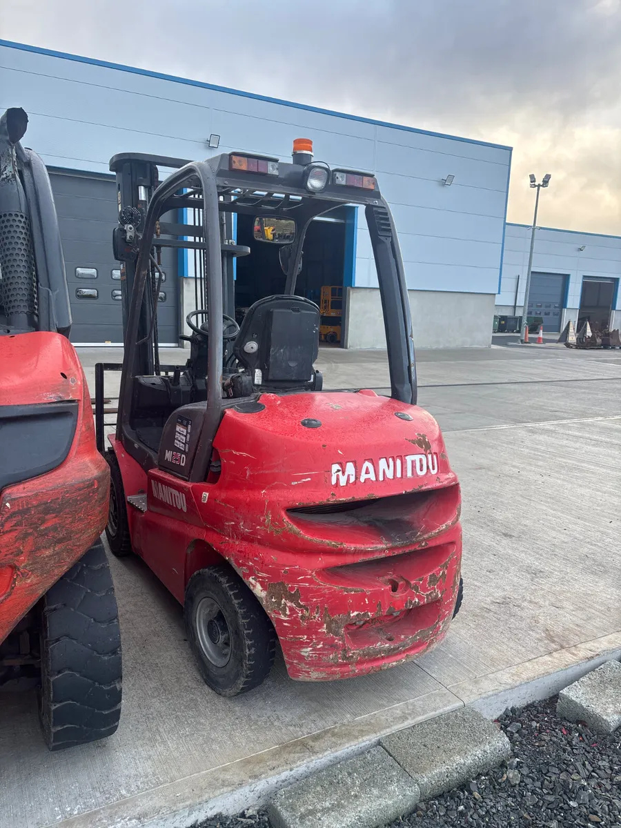 Manitou forklift - Image 2