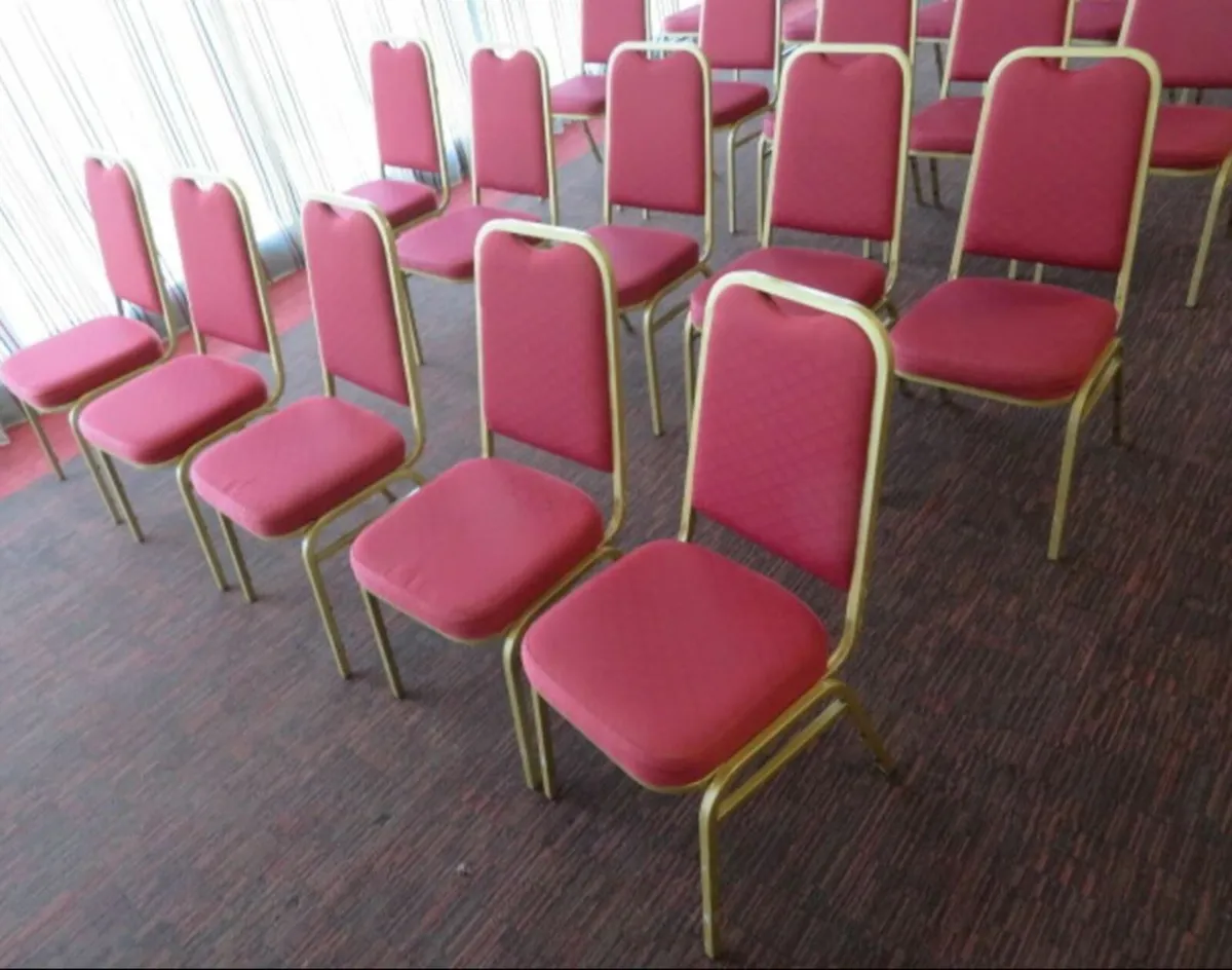 chairs tables - Image 1