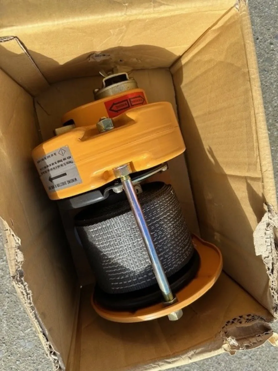 C0100 New 4'' Strap Winch (Special Clearance Price - Image 4