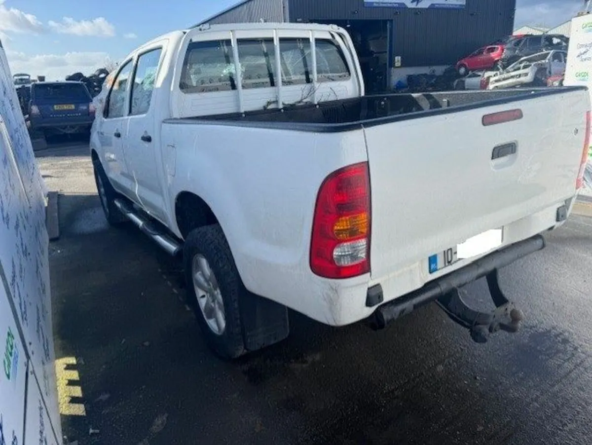 2010 TOYOTA HILUX 2.5D JUST IN FOR BREAKING - Image 4