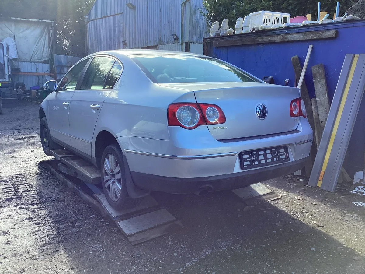 Vw Passat petrol ,, - Image 1