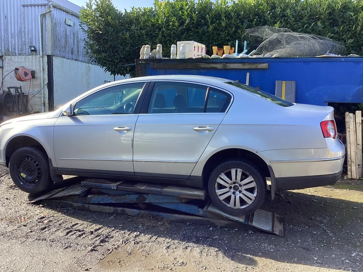 Vw Passat petrol ,, - Image 2