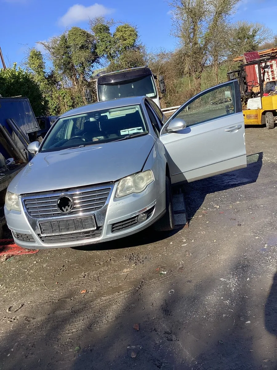 Vw Passat petrol ,, - Image 3