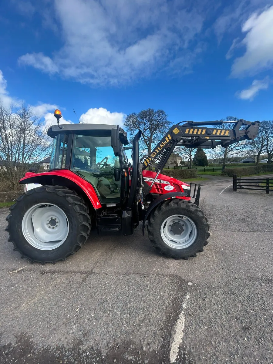2020 Massey Ferguson 5712 S - Image 2