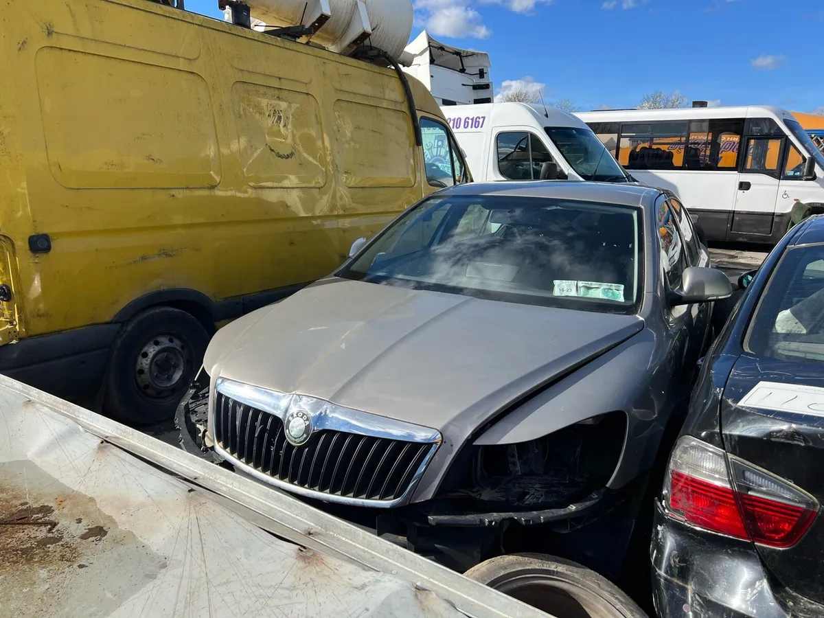 Mercedes W211 Passat Skoda ovtavia Parts - Image 4