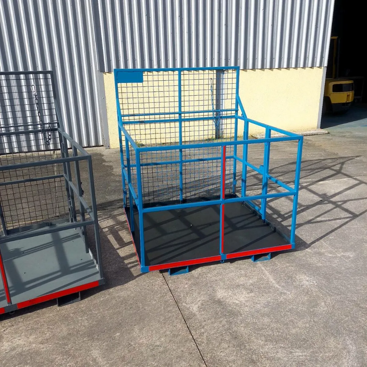 Safety cage - Image 1