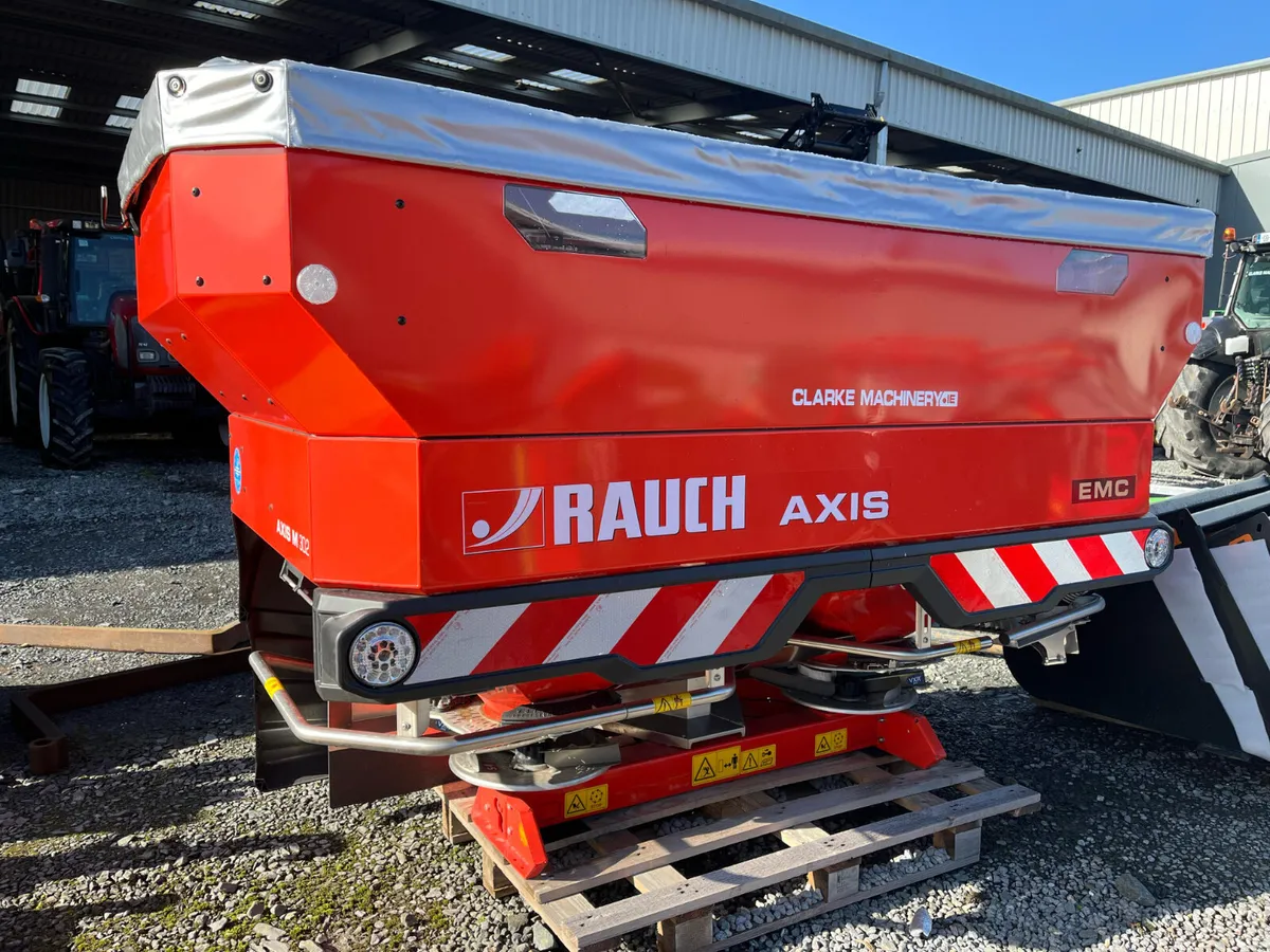 Rauch Axis M 30.2 Fertiliser SPreader - Image 1