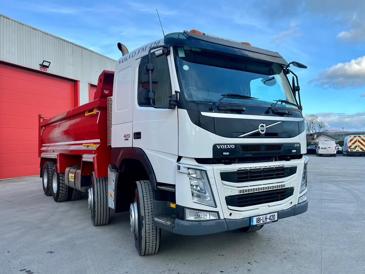 2018 Volvo FM420 8x4 Tipper - Image 2