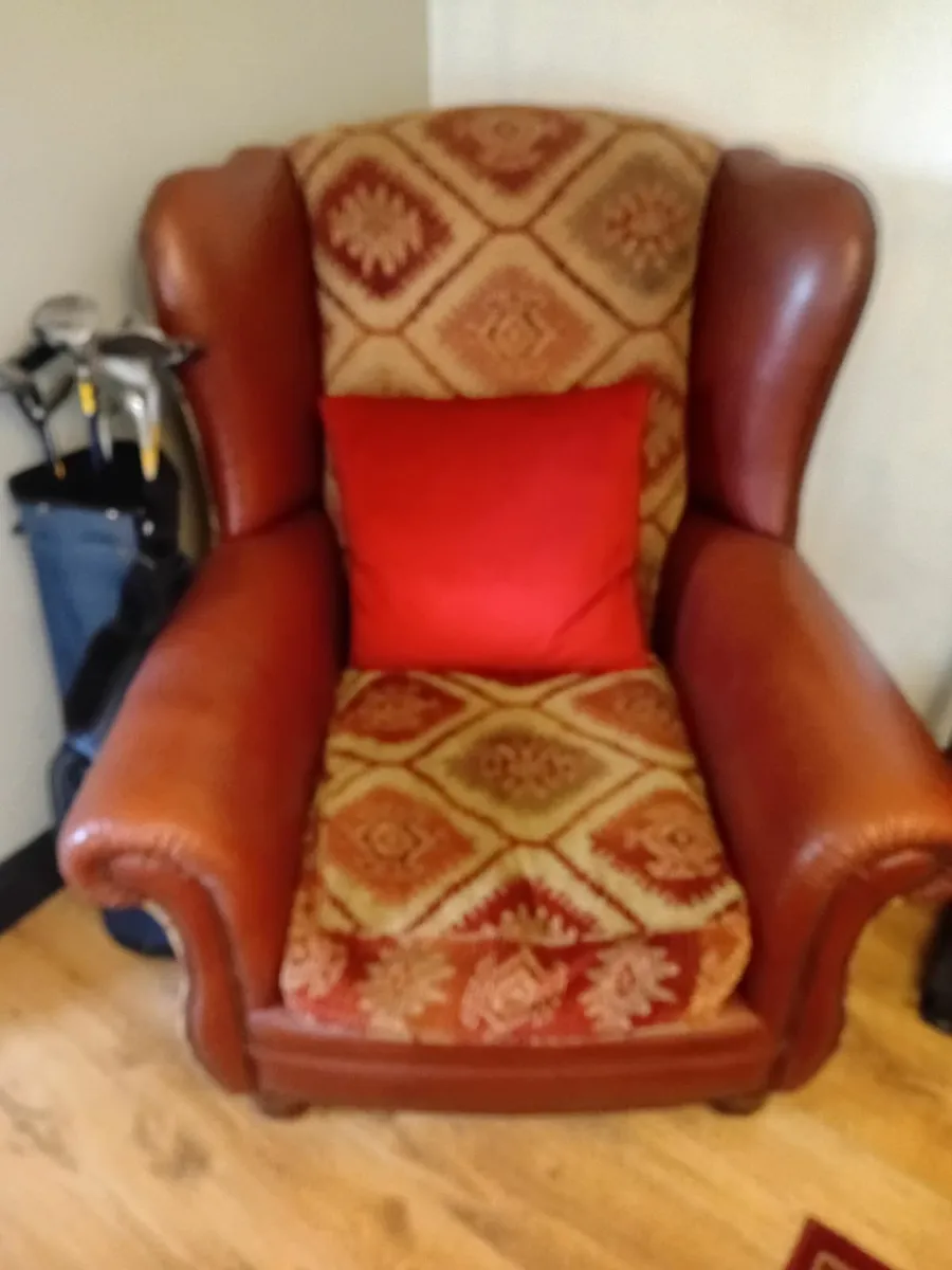 Tetrad lounge suite - Image 3