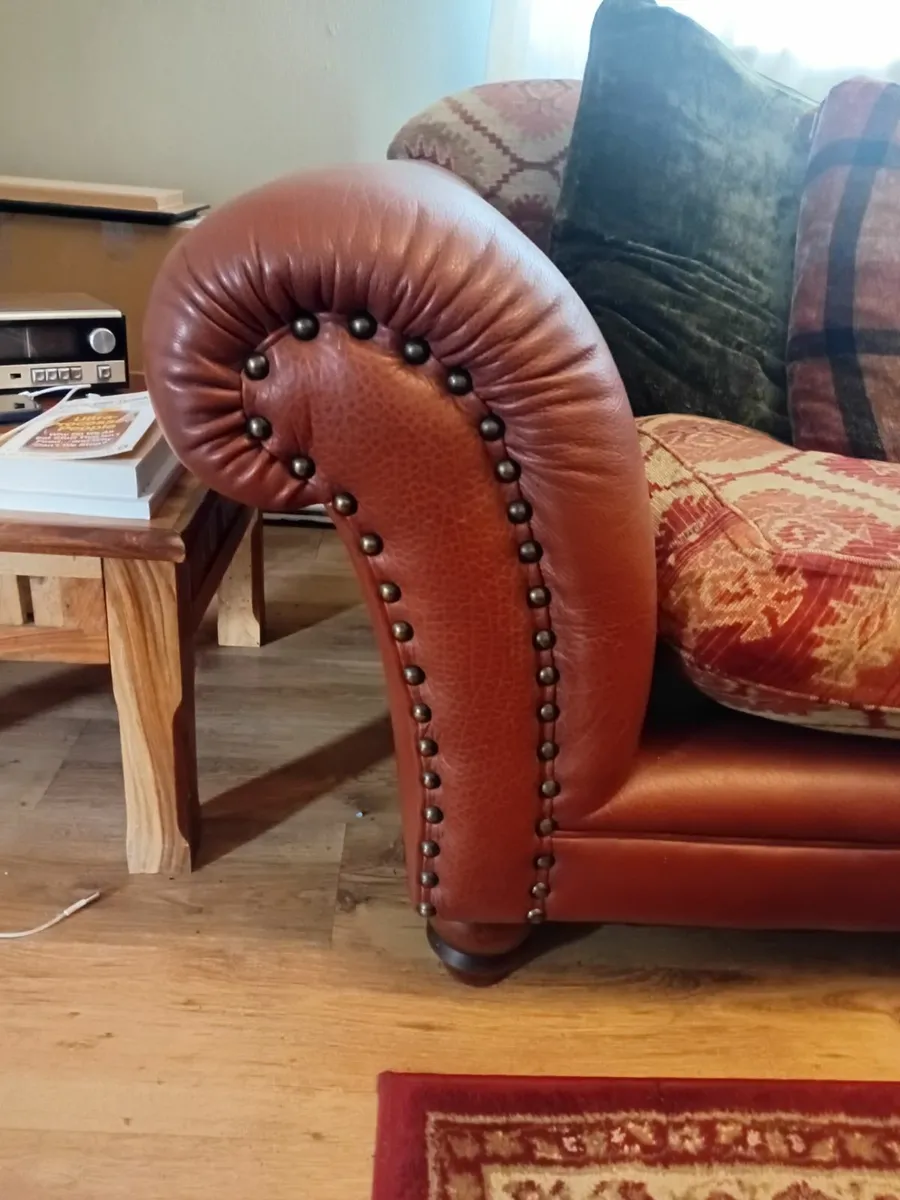 Tetrad lounge suite - Image 4