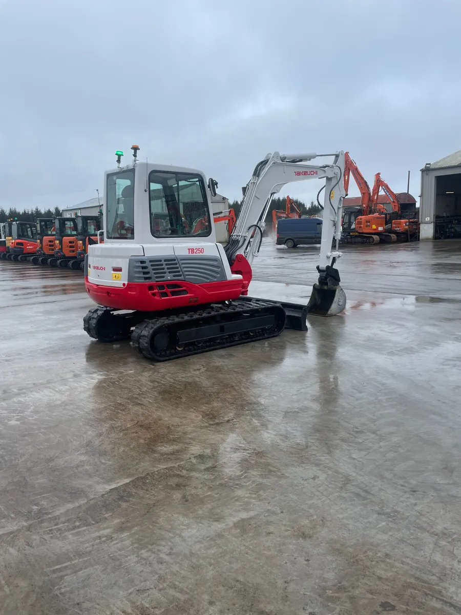 Takeuchi tb250 - Image 3