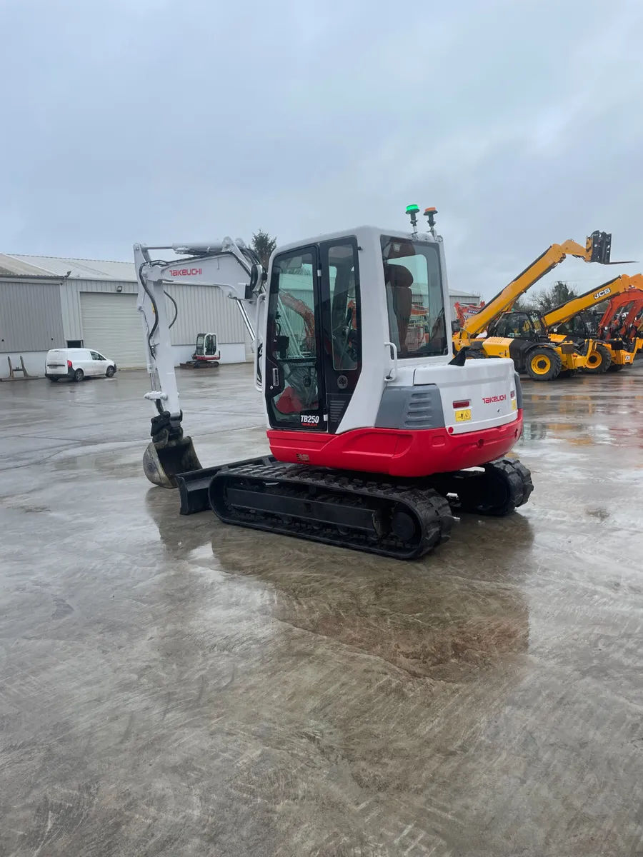 Takeuchi tb250 - Image 4