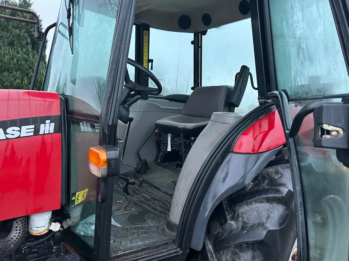 2004 Case JX85 - Image 3