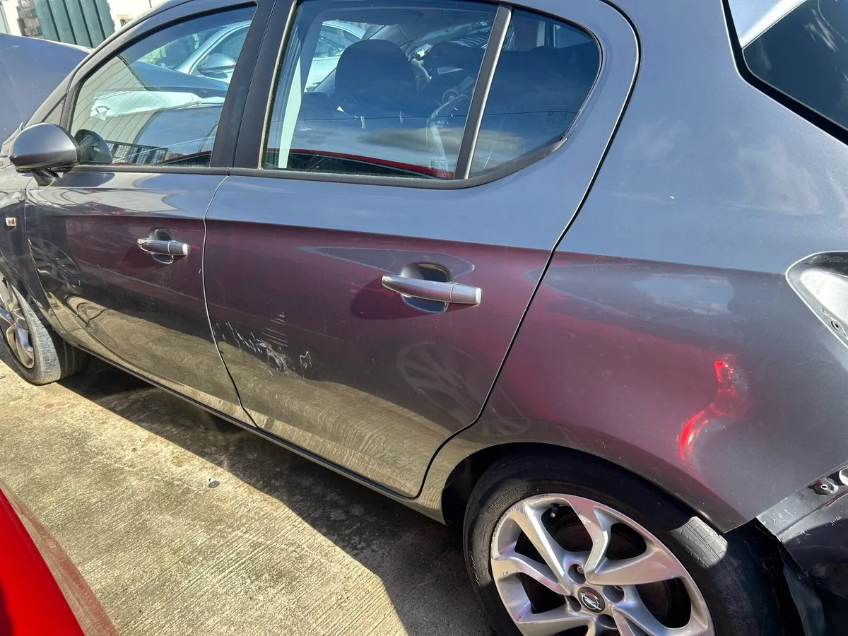 2010 golf 1,6 diesel. 2014 Corsa breaking - Image 2
