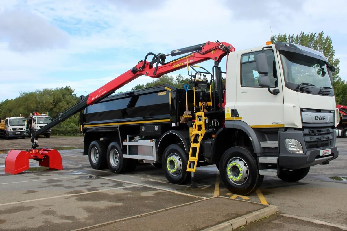 Grab Truck and Digger Hire including Driver(s) - Image 2