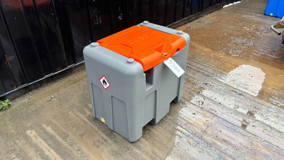 NEW Boss 210L Plastic Fuel Bowser - Image 1