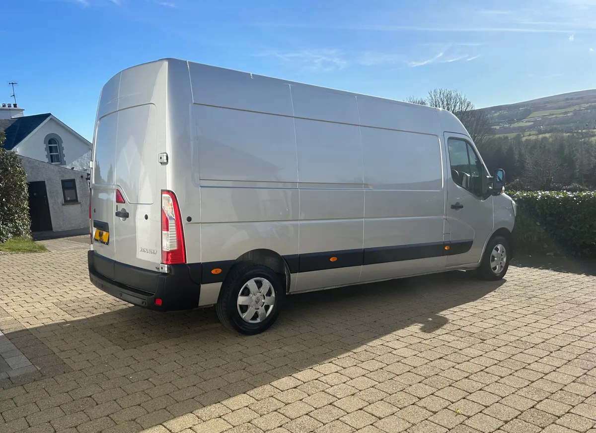 2022 (222 Reg) Renault Master Business+ 150BHP - Image 4