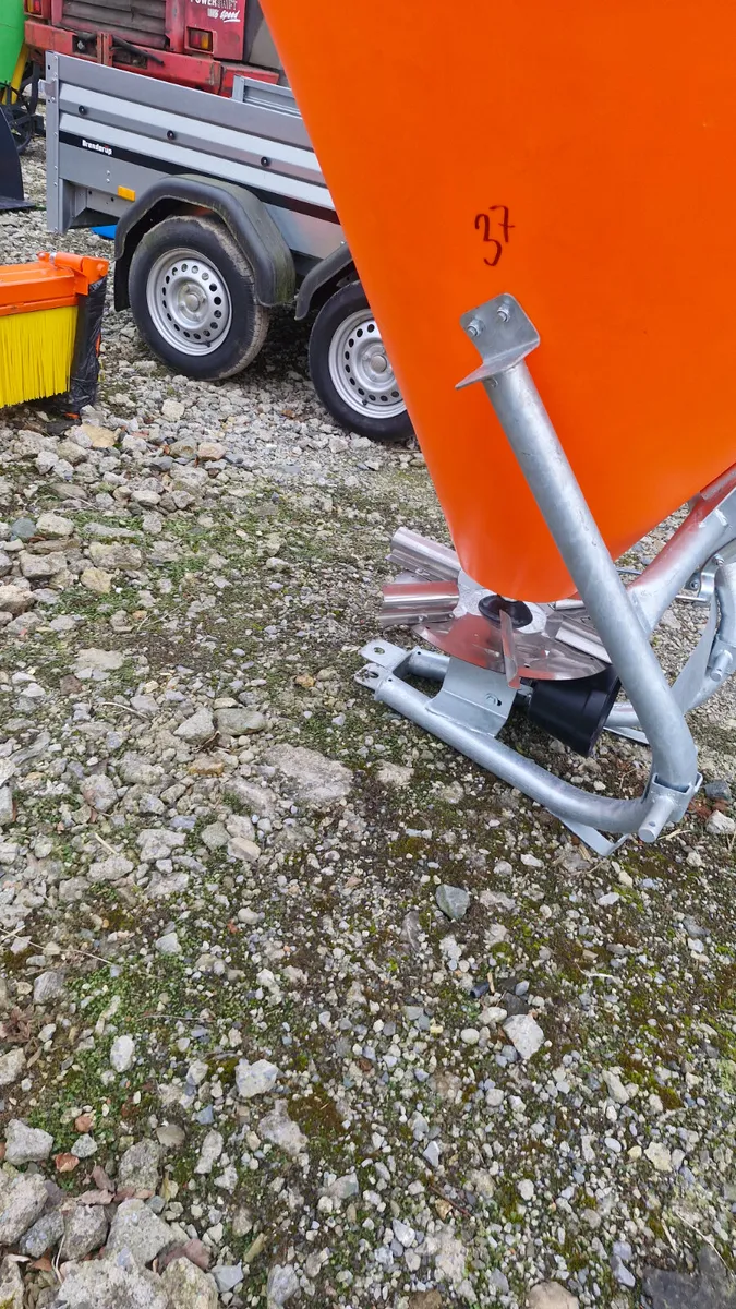 Fertiliser spreaders - Image 2