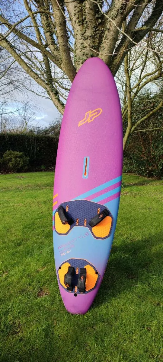 Windsurfing board - Image 1