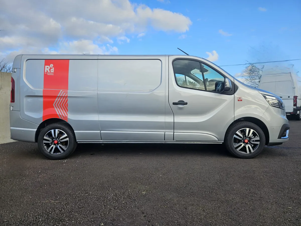 Renault Trafic Exclusive Sliver 150/170 HP - Image 2