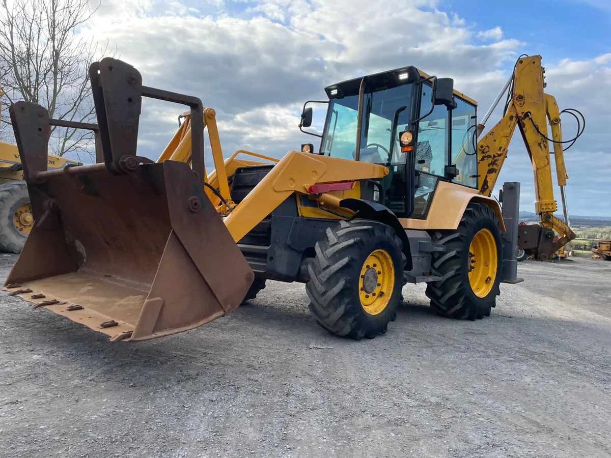 Terex 860 Digger Loader - Image 3