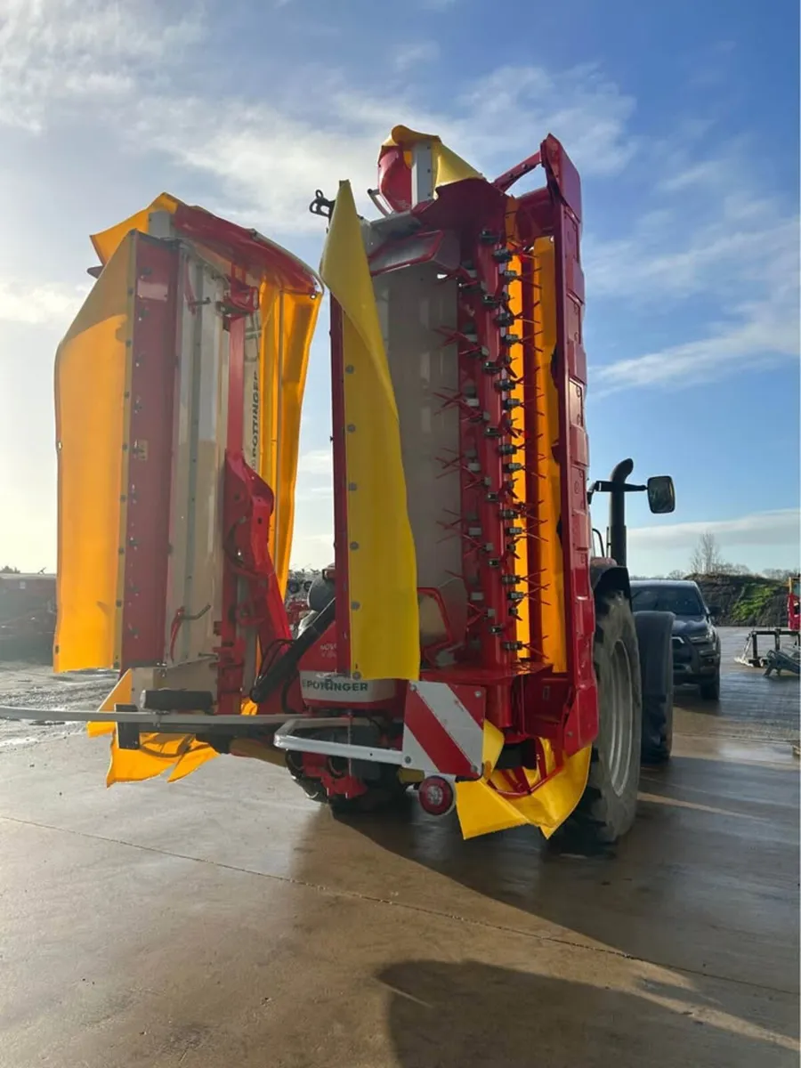 Pottinger V8400ED Butterfly Mowers - Image 1