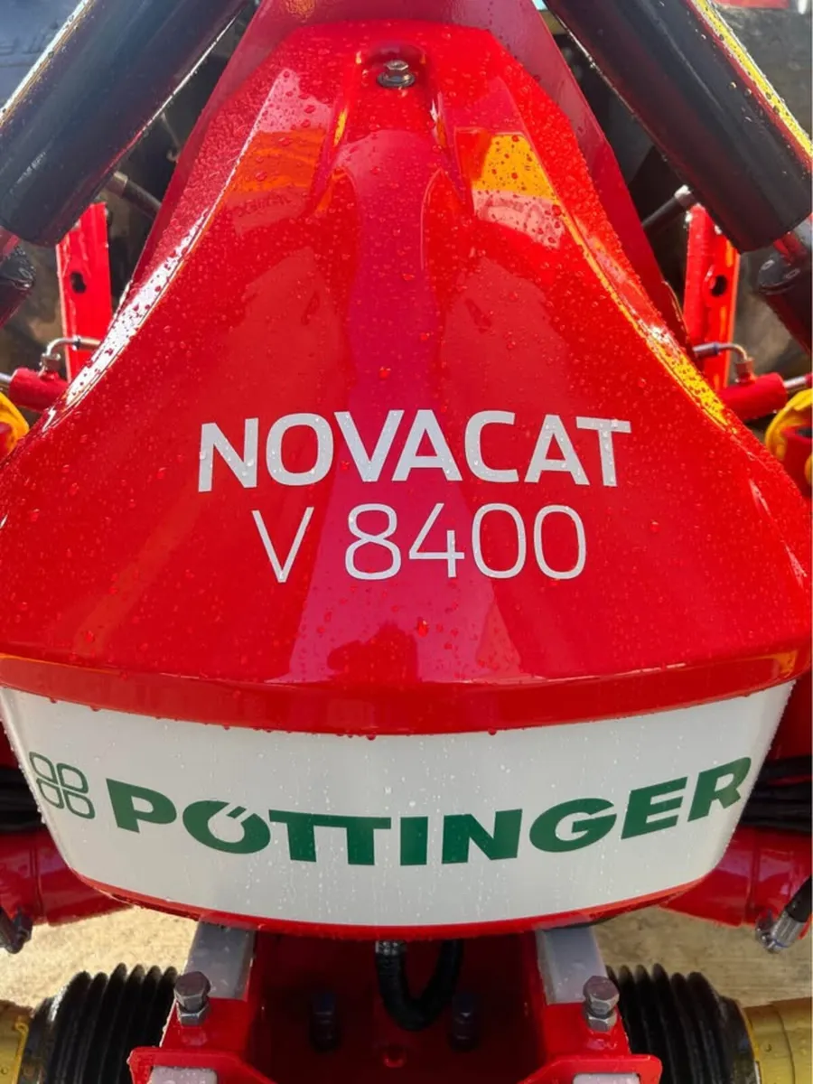 Pottinger V8400ED Butterfly Mowers - Image 2