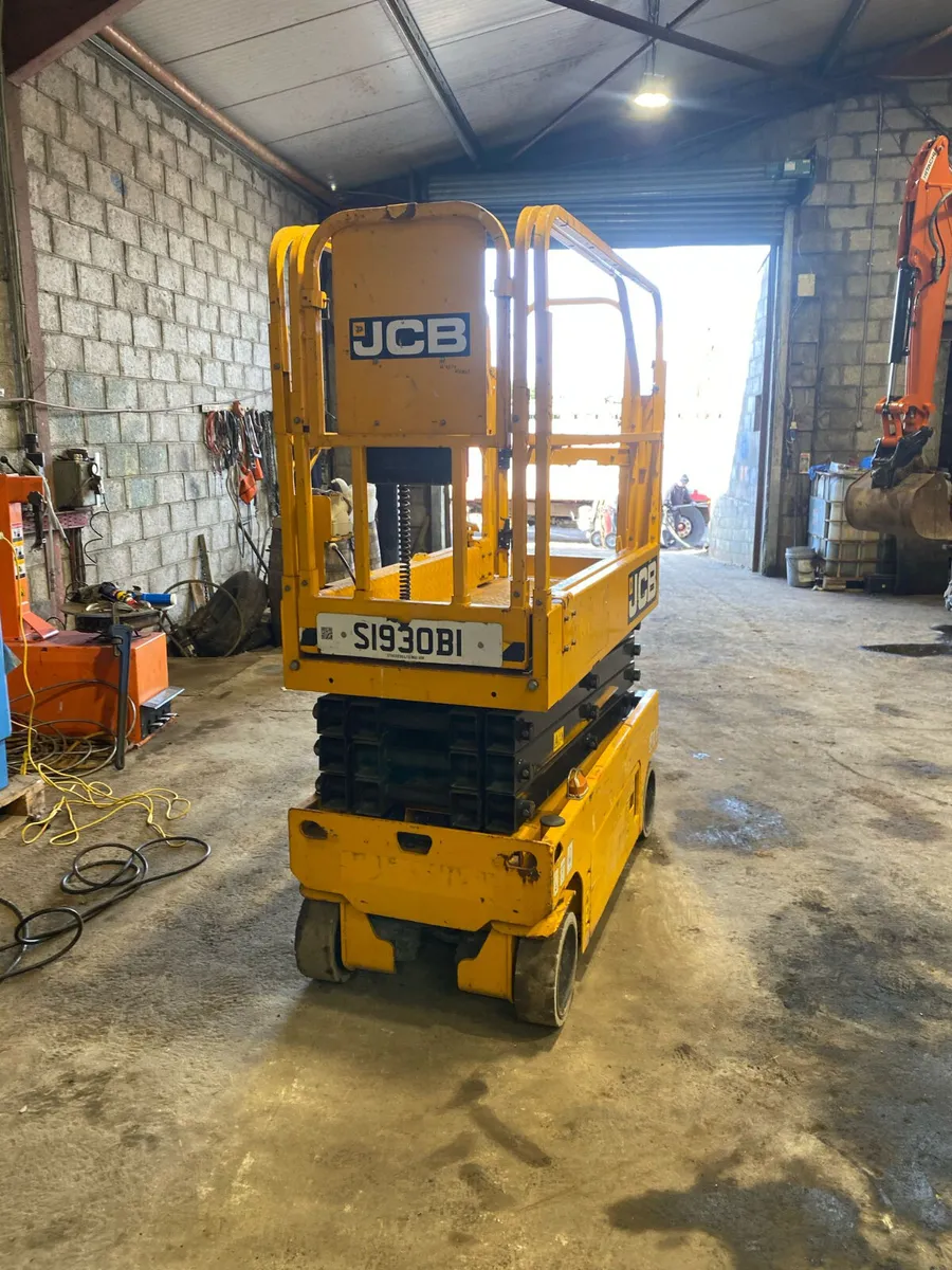 JCB scissor lift - Image 2
