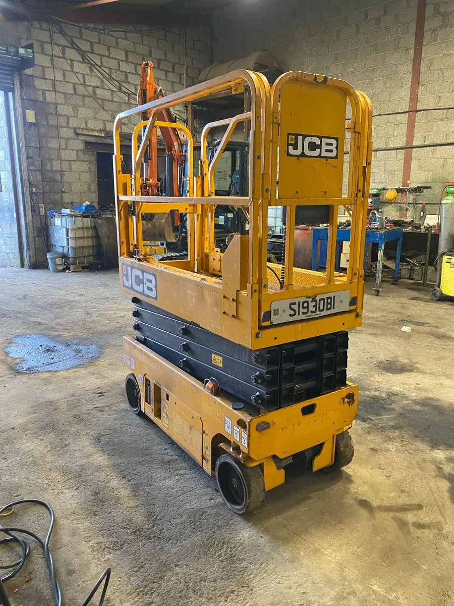 JCB scissor lift - Image 3