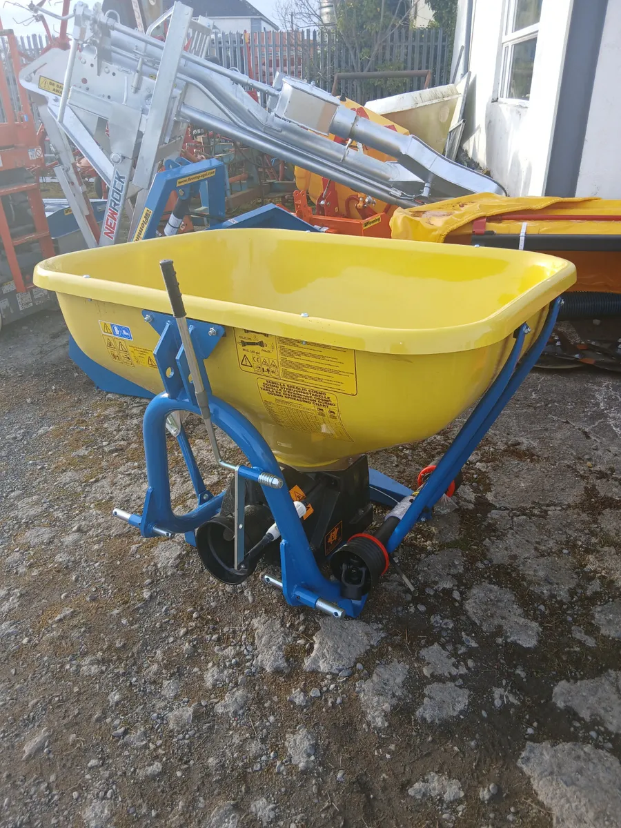 New Fleming fertiliser spreaders for sale. - Image 2
