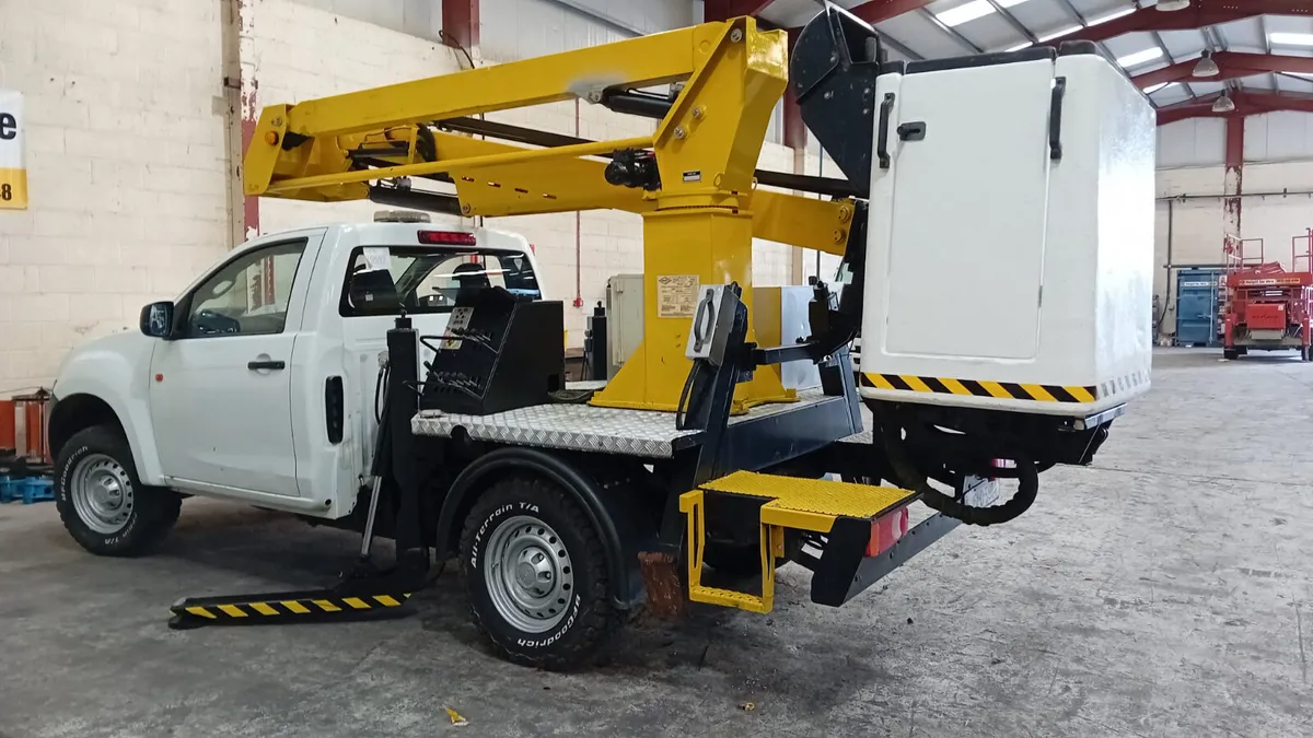 Versalift 13.5m Aerial Platform Isuzu D Max- 2016 - Image 2