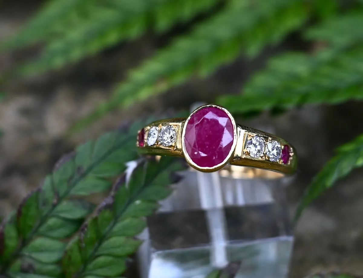 Vintage Ruby & Diamond Ring - 1960/70s 18ct - Image 1