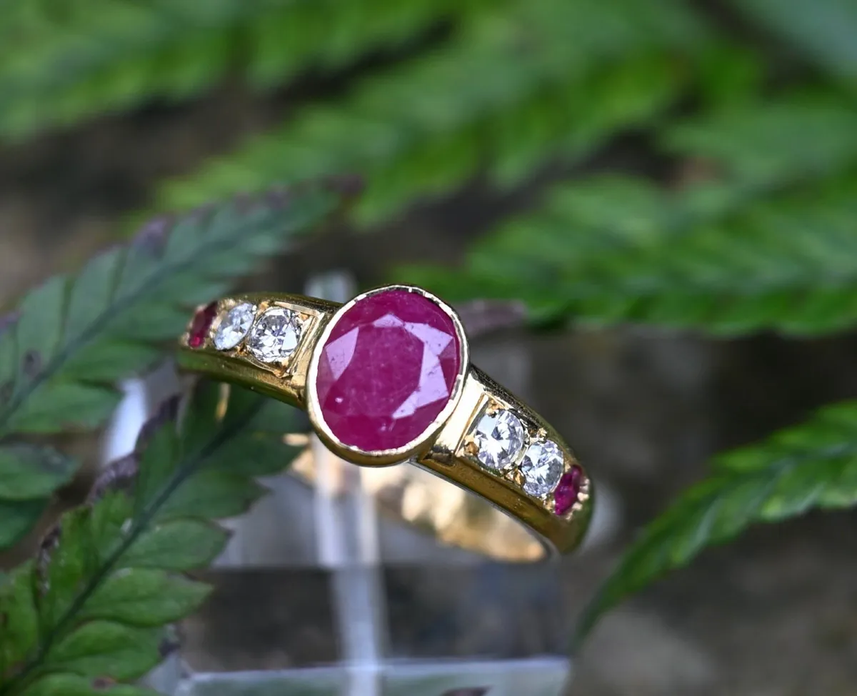 Vintage Ruby & Diamond Ring - 1960/70s 18ct - Image 3