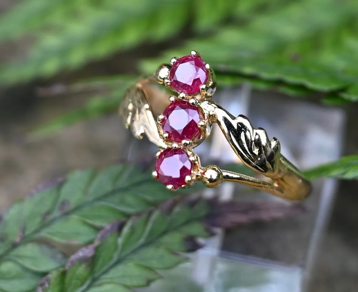 Antique 3 Stone Ruby Ring - 18ct - Image 2
