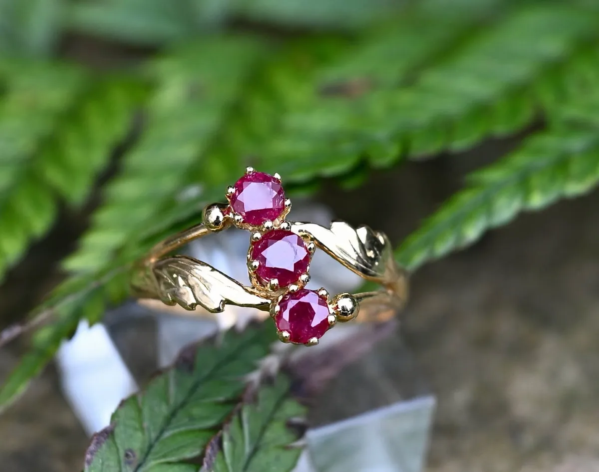 Antique 3 Stone Ruby Ring - 18ct - Image 3