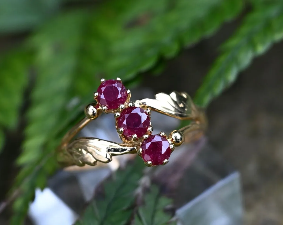 Antique 3 Stone Ruby Ring - 18ct - Image 4