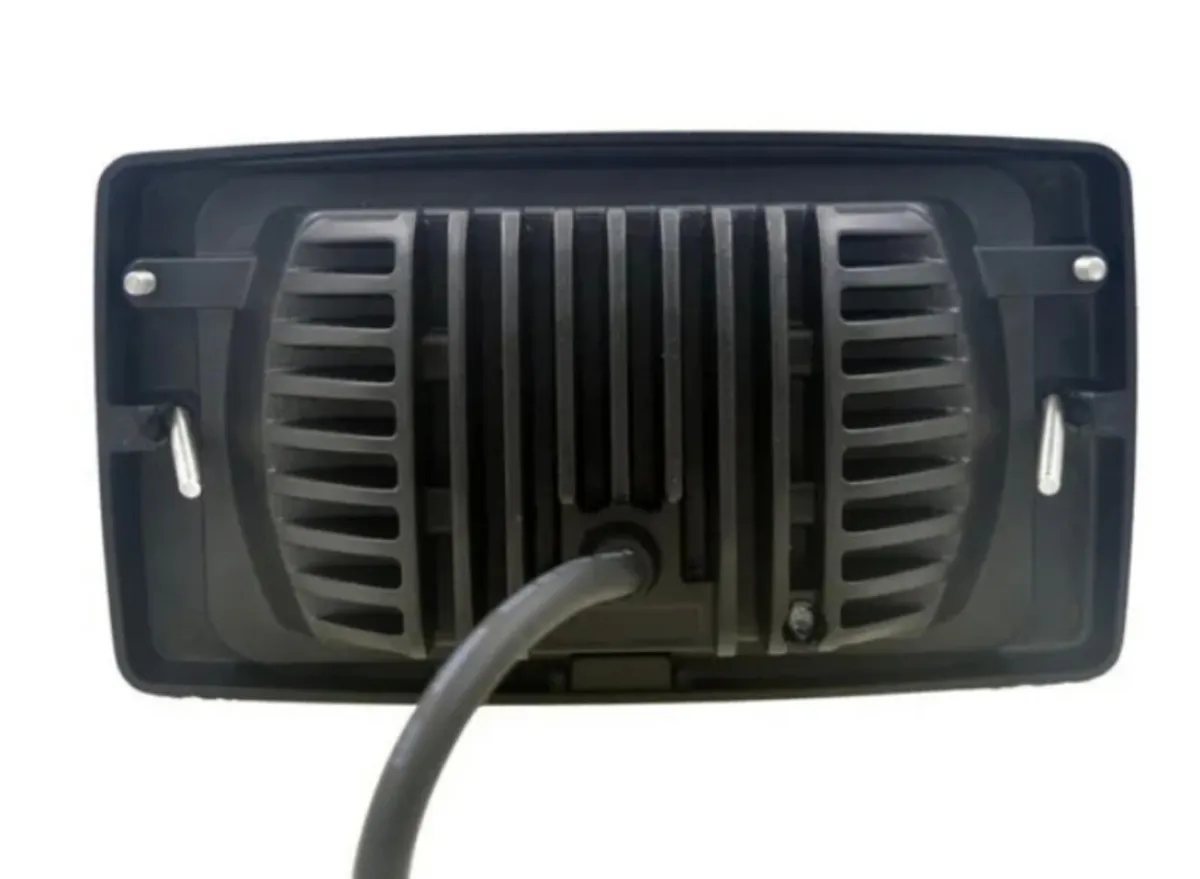 LED Cab Light – 40W for Massey / Claas / Deutz / - Image 4