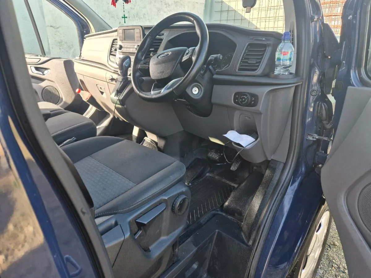 Transit custom 9 seater - Image 2