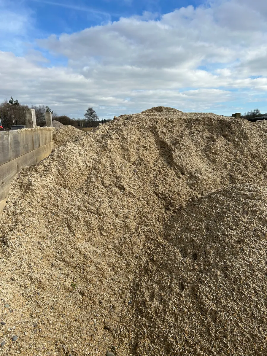 Autumn Gold Fines – Crushed stone - Image 1