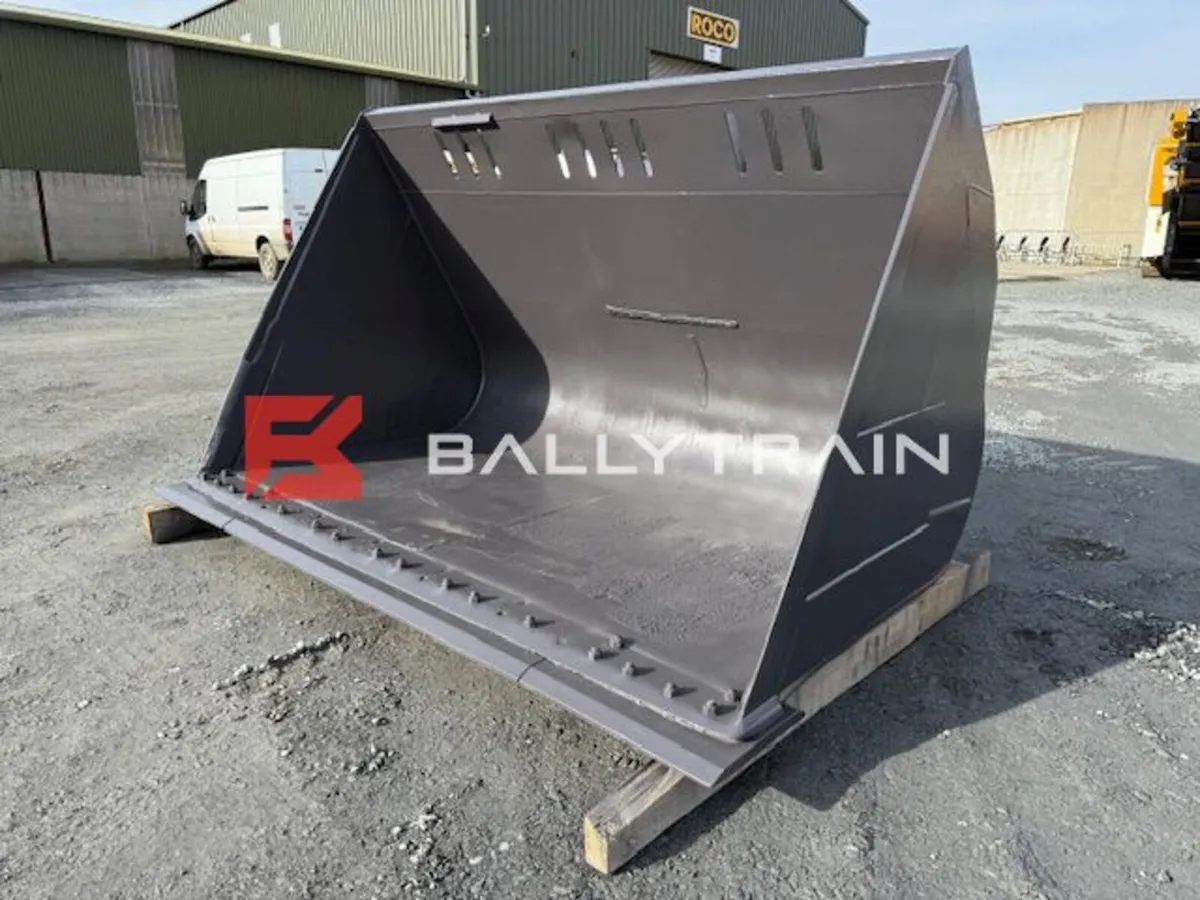 Volvo L180/L220 Bucket (Bulk Bucket) - Image 1
