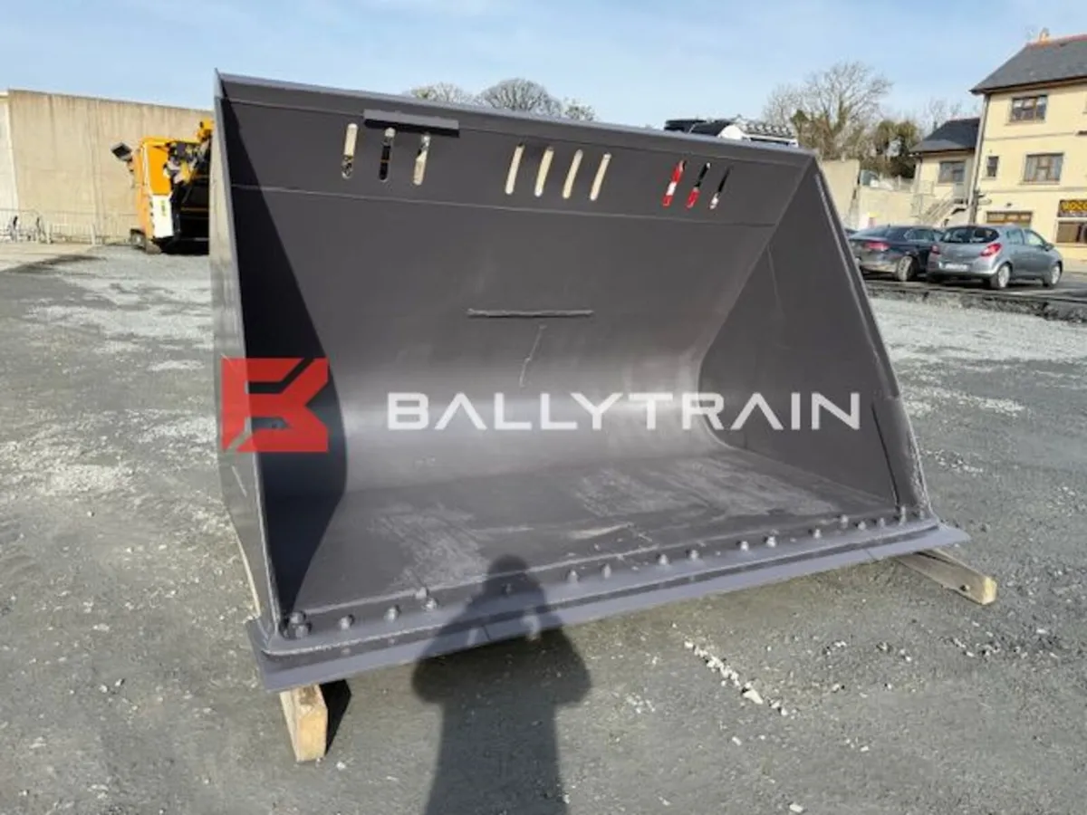 Volvo L180/L220 Bucket (Bulk Bucket) - Image 3