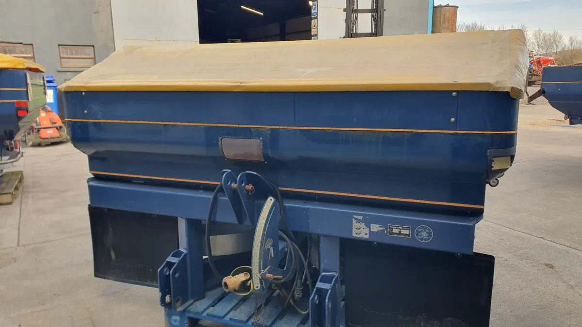 Bogballe 1800 Litre Fertilizer Spreader - Image 3