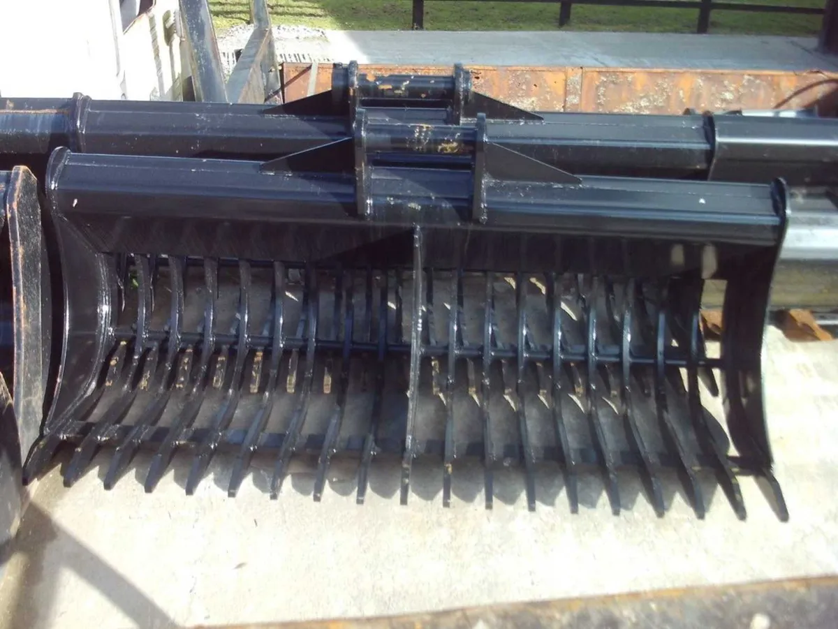 Raking Buckets - Image 3