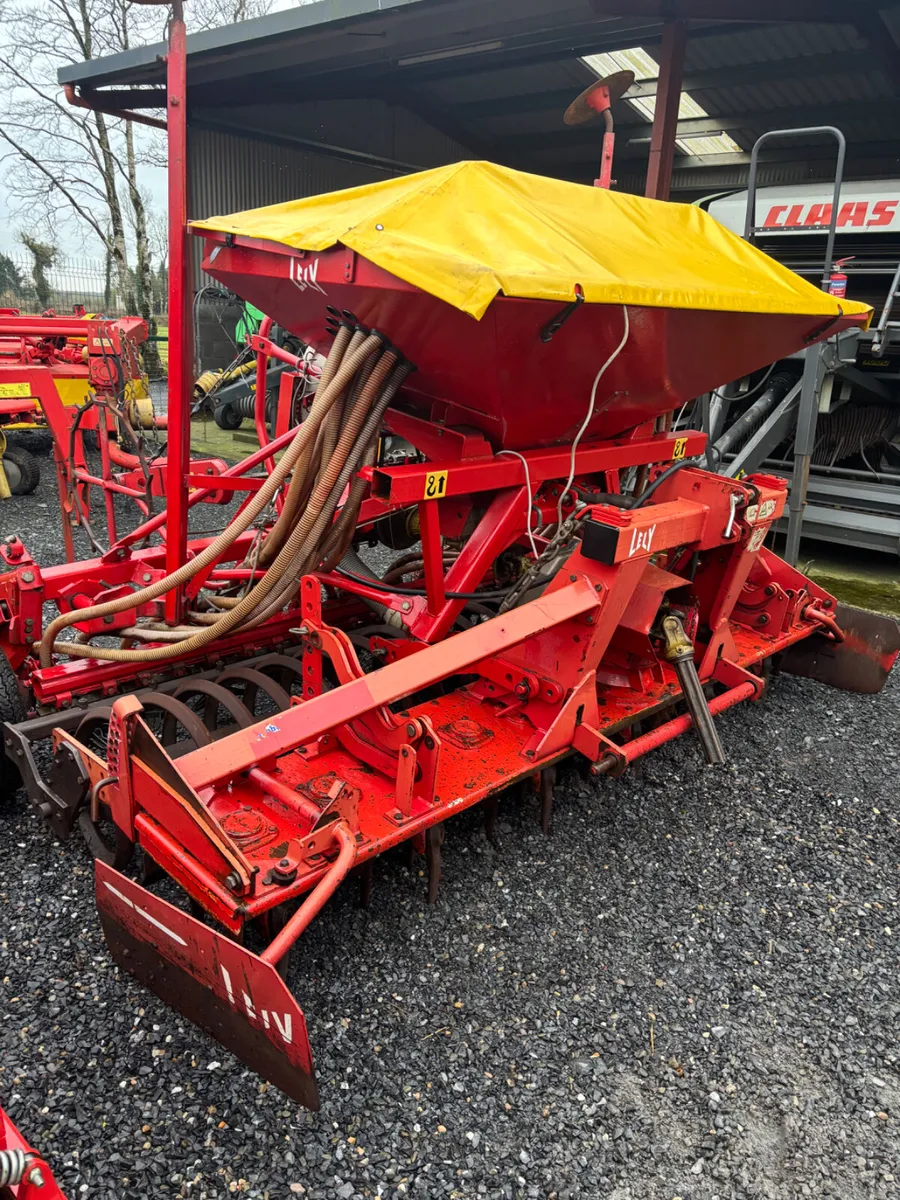 Lely Powerharrow and one pass - Image 2
