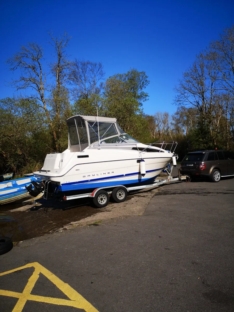Bayliner 2355 - Image 4