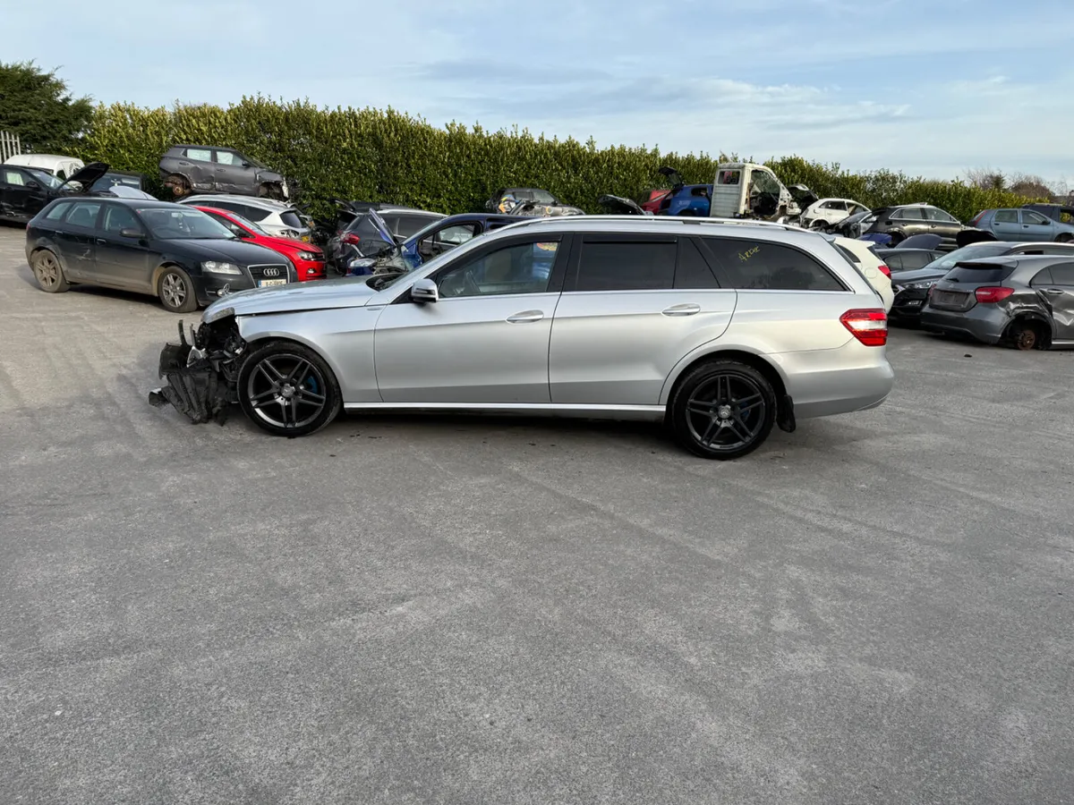2013 Mercedes E220 EST 2.2 - Image 4