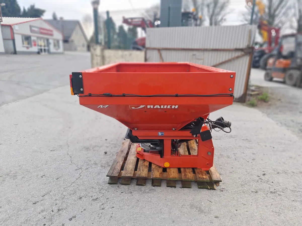 2016 Rauch MDS 17.1 (22 cwt) Fertilizer Spreader - Image 4