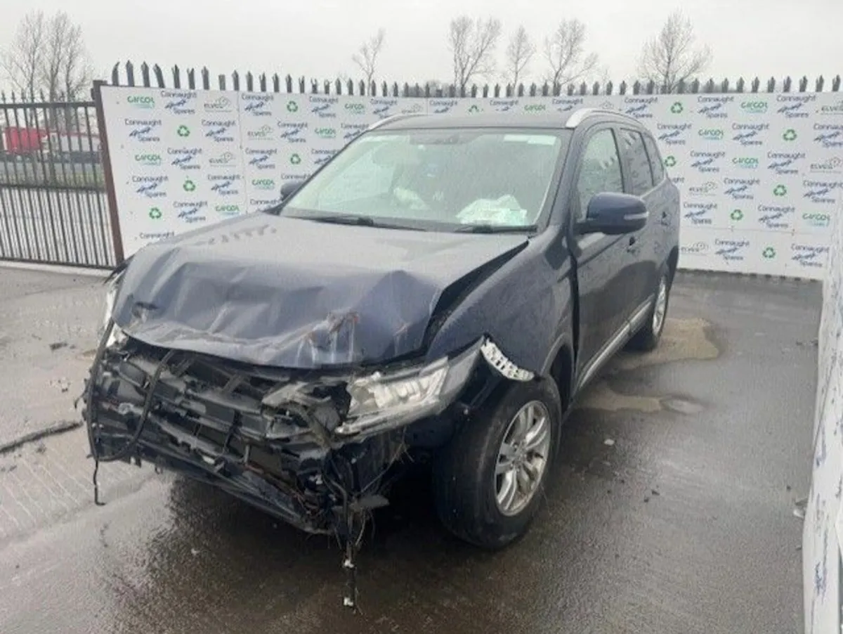 2018 MITSUBISHI OUTLANDER JUST IN FOR BREAKING - Image 2