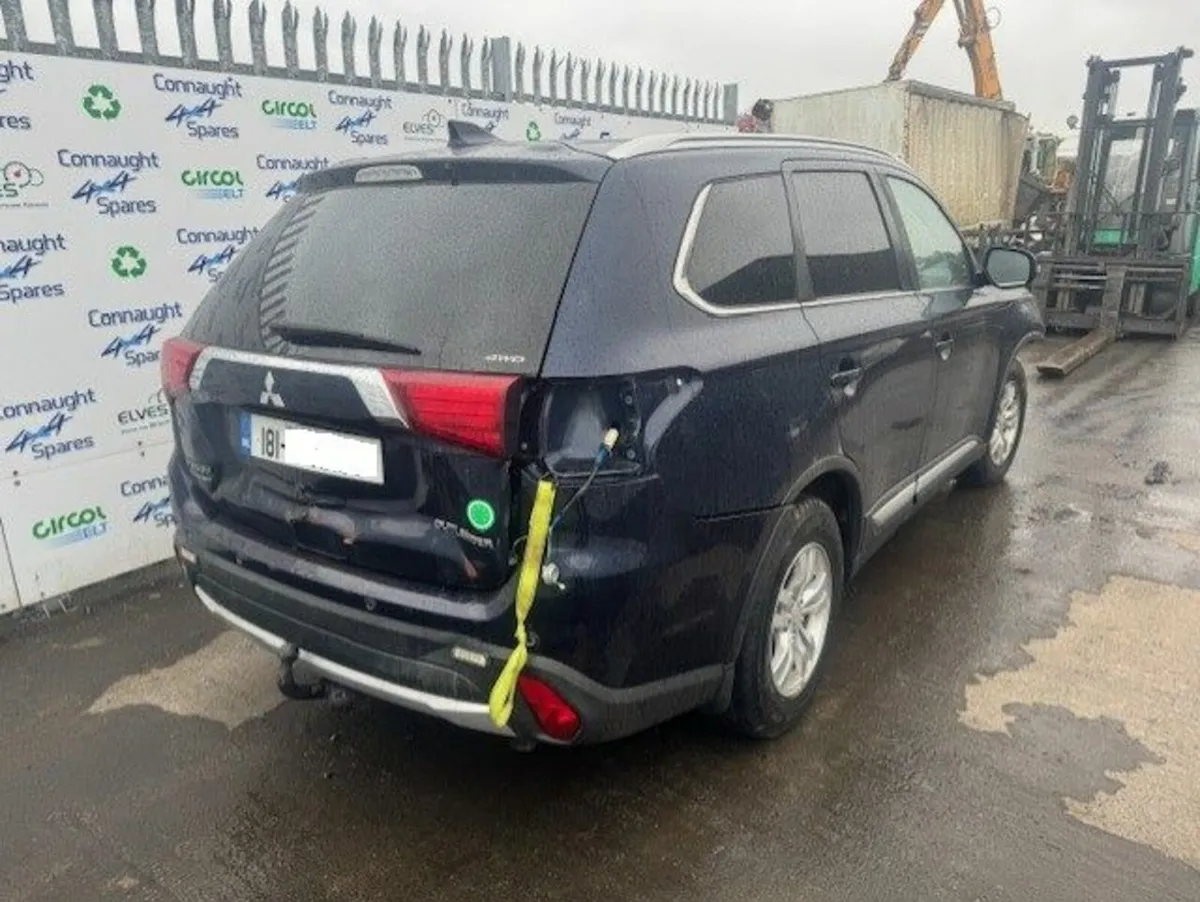 2018 MITSUBISHI OUTLANDER JUST IN FOR BREAKING - Image 4