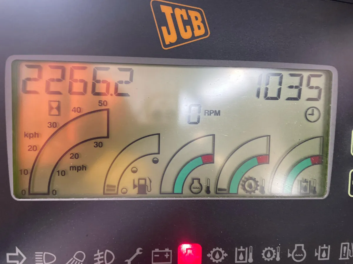 JCB 411 Loader - Image 4